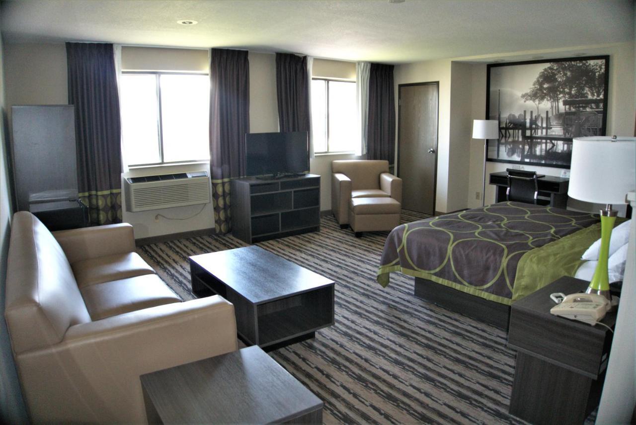 Super 8 By Wyndham Spirit Lake/Okoboji Kültér fotó