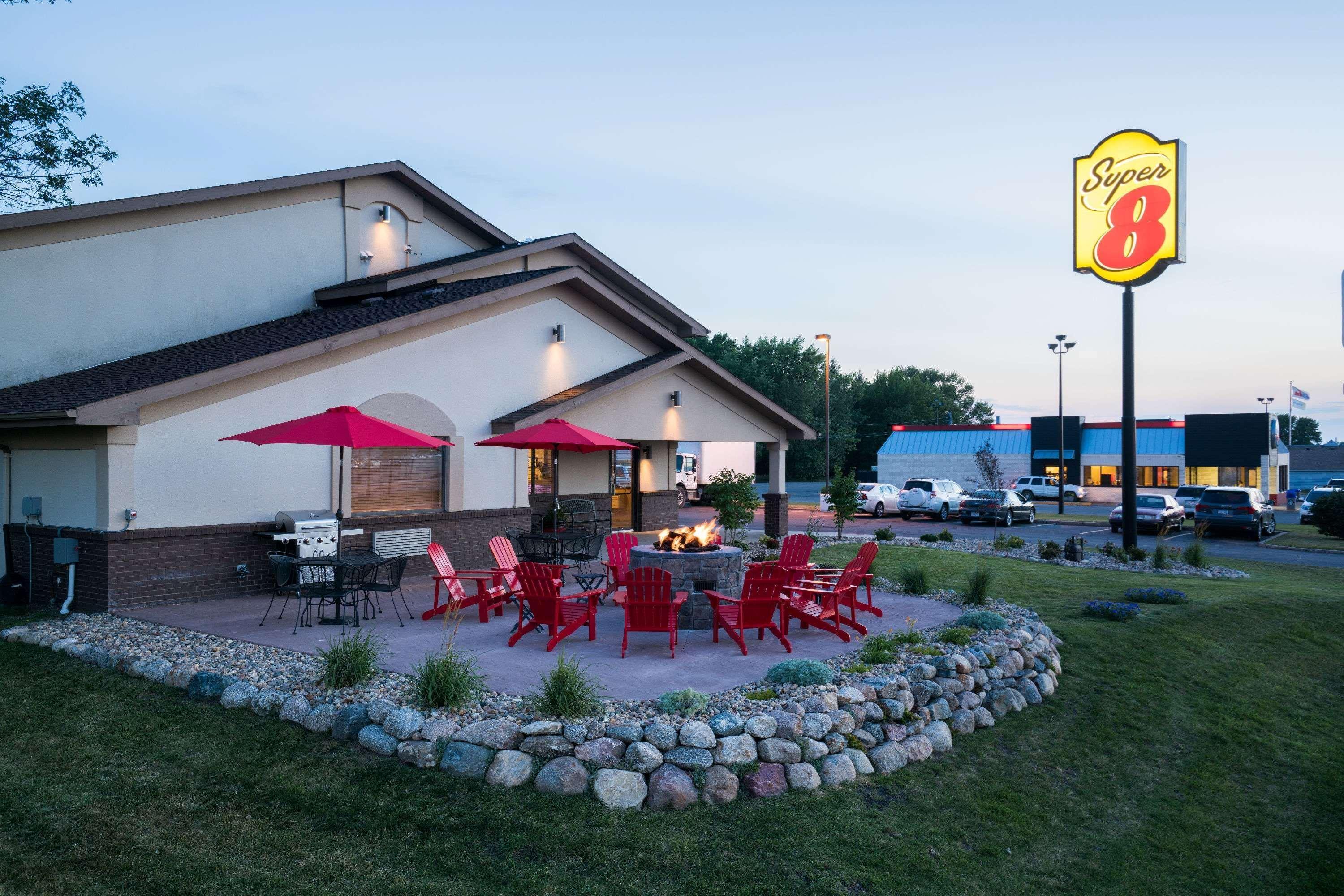 Super 8 By Wyndham Spirit Lake/Okoboji Kültér fotó