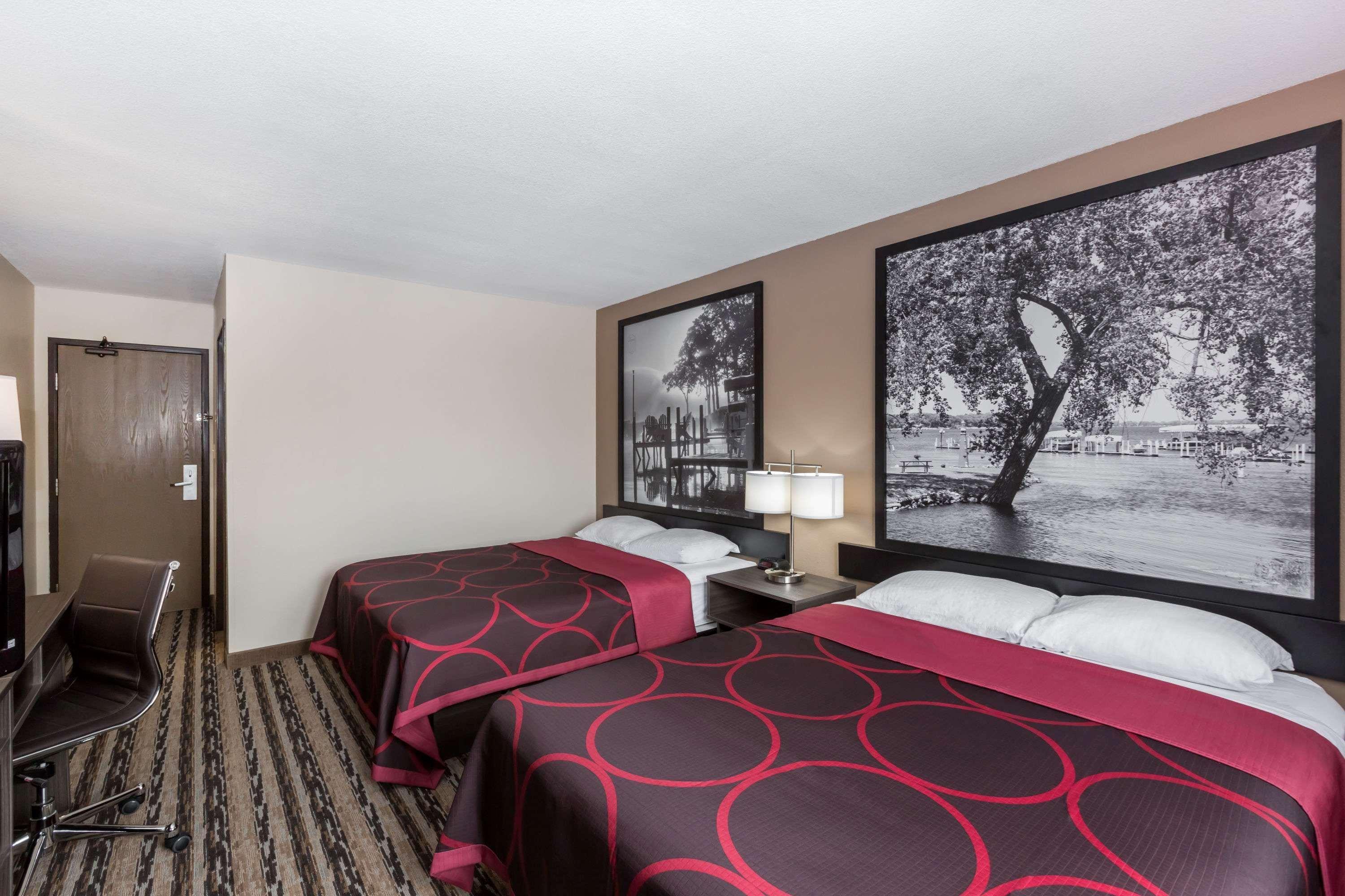 Super 8 By Wyndham Spirit Lake/Okoboji Kültér fotó