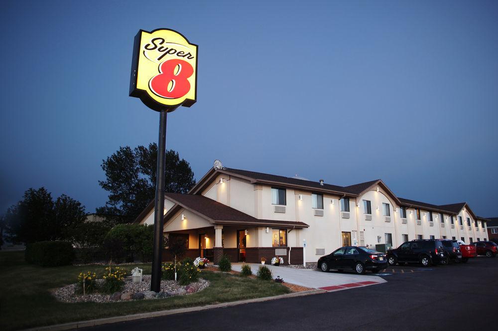Super 8 By Wyndham Spirit Lake/Okoboji Kültér fotó